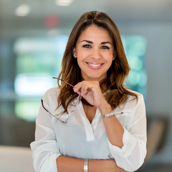 Businessportrait mit natürlichem Make-up und Hairstyling vom Make-up Artist in München